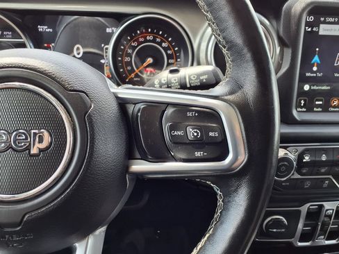 Certified 2019 Jeep Wrangler Unlimited Sahara AWD/4WD image 14