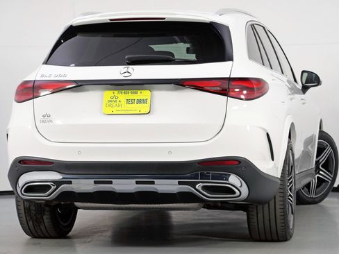 Used 2023 Mercedes-Benz GLC 300 w/ Pinnacle Trim Package image 5