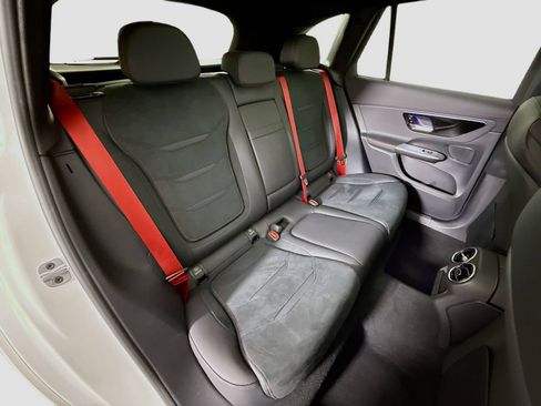 Used 2025 Mercedes-Benz GLC 43 AMG 4MATIC image 27
