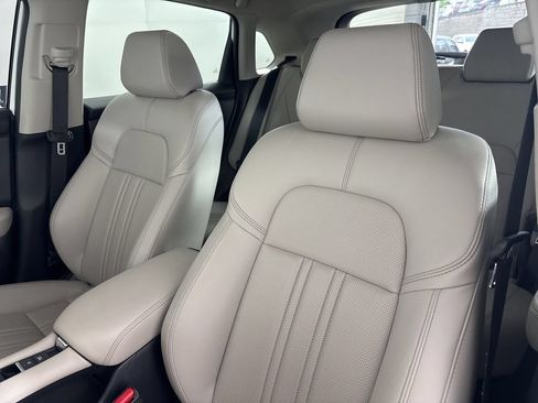 Used 2025 Honda HR-V EX-L image 11