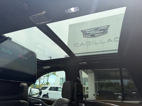 Used 2024 Cadillac Escalade Sport Platinum w/ Heavy-Duty Trailer Package AWD/4WD image 21