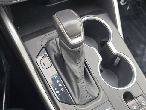 Used 2021 Toyota Highlander XLE image 32