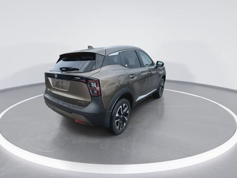 Used 2025 Nissan Kicks SV w/ SV Premium Package AWD/4WD image 8