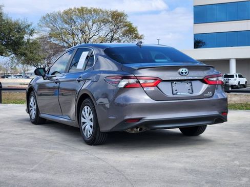 Used 2024 Toyota Camry LE image 9