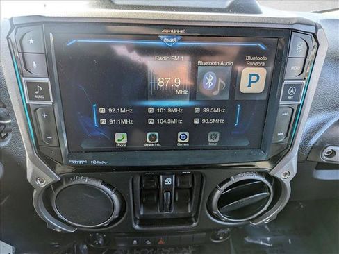 Used 2018 Jeep Wrangler Unlimited Sport S image 13