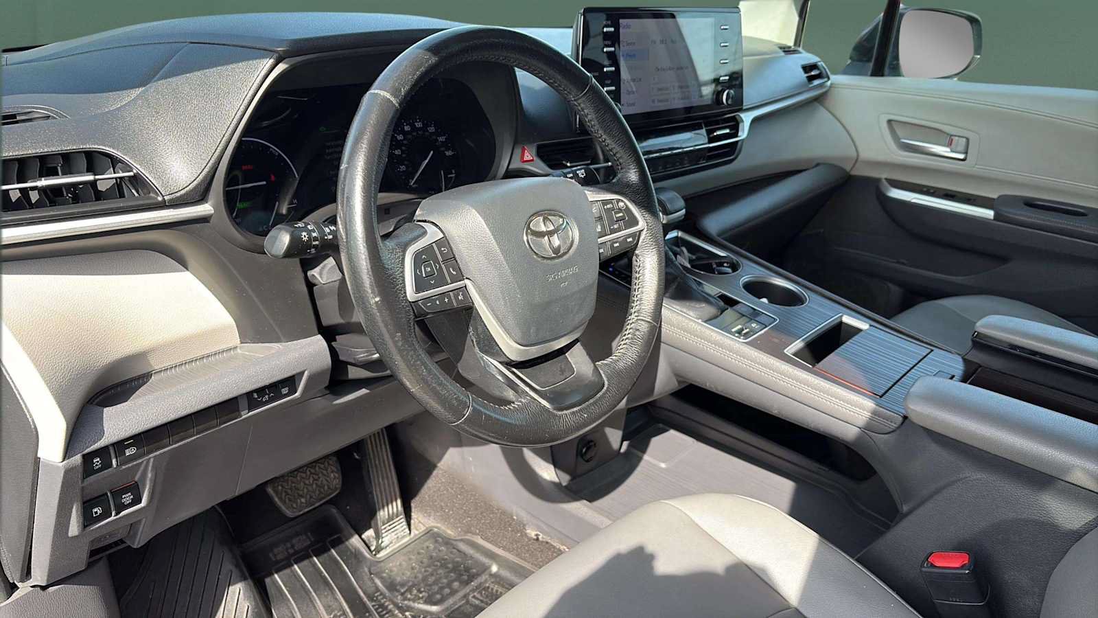Used 2021 Toyota Sienna XLE AWD/4WD image 23