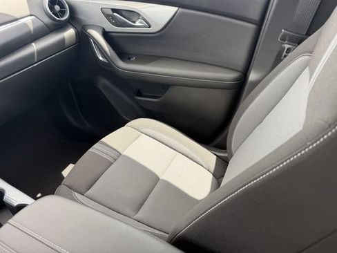 Used 2023 Chevrolet Blazer LT FWD image 18