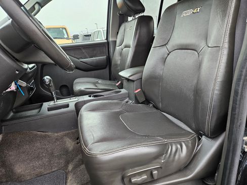 Used 2013 Nissan Frontier PRO-4X w/ Pro-4x Luxury Pkg image 17