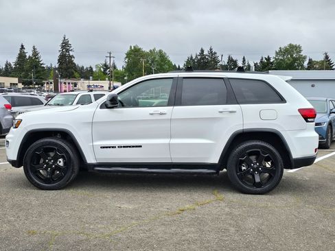 Used 2019 Jeep Grand Cherokee Laredo AWD/4WD image 5