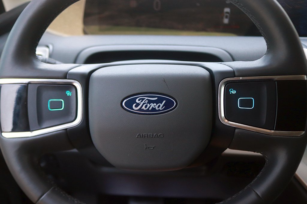 Used 2025 Ford Expedition Active RWD image 22