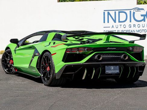 Used 2020 Lamborghini Aventador SVJ image 10