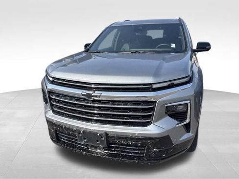 Used 2026 Chevrolet Traverse High Country w/ LPO, Floor Liner Package AWD/4WD image 4