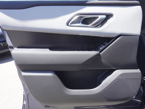 New 2026 Land Rover Range Rover Velar Dynamic SE image 17