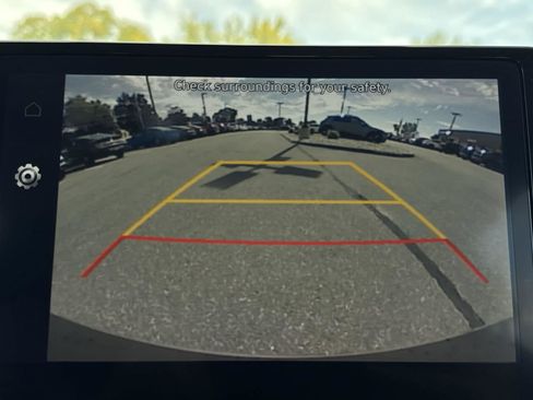 Used 2022 Hyundai Venue Limited image 18