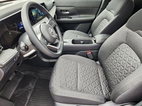 New 2026 Nissan Kicks SV image 9