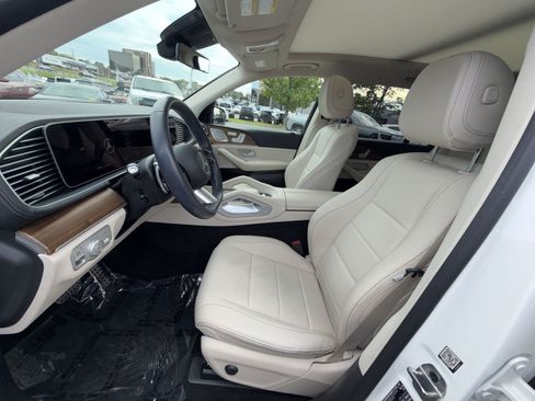 Used 2024 Mercedes-Benz GLS 450 4MATIC image 13