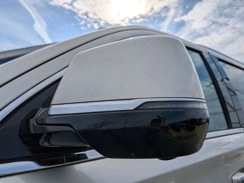 Used 2016 Cadillac Escalade ESV Luxury image 16