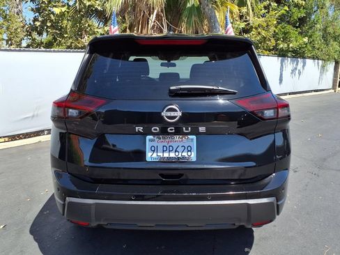 Used 2024 Nissan Rogue S FWD image 5