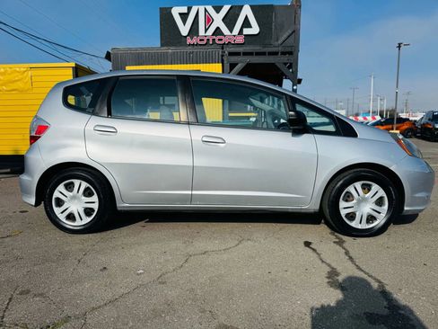 Used 2011 Honda Fit image 4