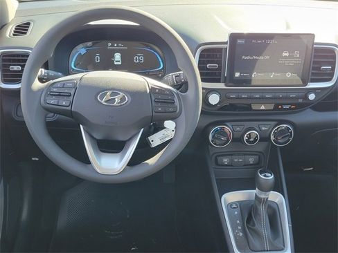 New 2026 Hyundai Venue SE image 4