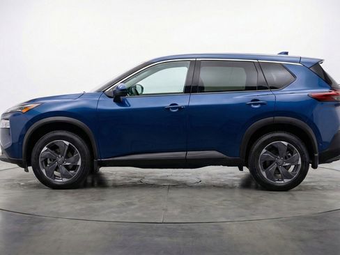 Used 2025 Nissan Rogue SV image 5