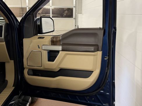 Used 2020 Ford F150 Lariat w/ Equipment Group 502A Luxury AWD/4WD image 39