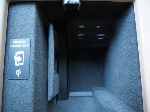 Used 2025 Porsche Macan image 18