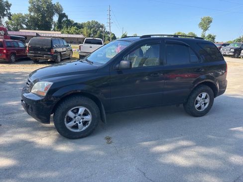 Used 2008 Kia Sorento LX image 2