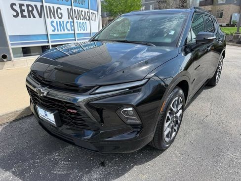 Used 2025 Chevrolet Blazer RS FWD image 3