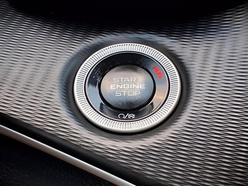 Used 2024 Jeep Grand Cherokee L Laredo image 13