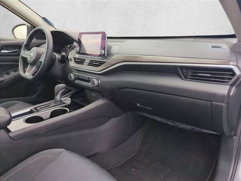 Used 2024 Nissan Altima 2.5 SV FWD image 28