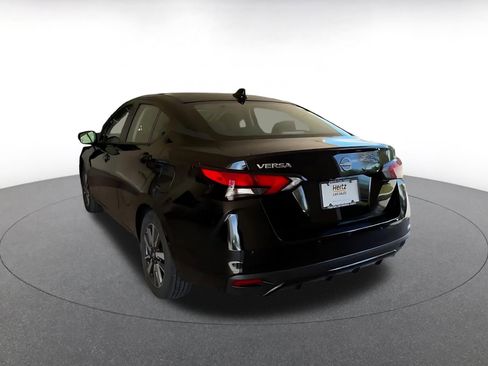 Used 2025 Nissan Versa SV image 10