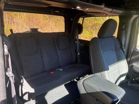 Used 2022 Jeep Wrangler Sport AWD/4WD image 9