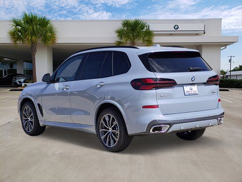 New 2026 BMW X5 xDrive40i w/ M Sport Package AWD/4WD image 4