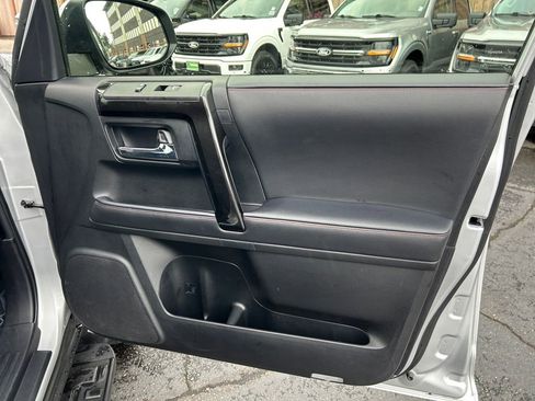 Used 2024 Toyota 4Runner TRD Off-Road AWD/4WD image 26