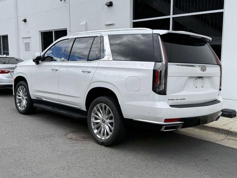 Used 2023 Cadillac Escalade Premium Luxury image 6