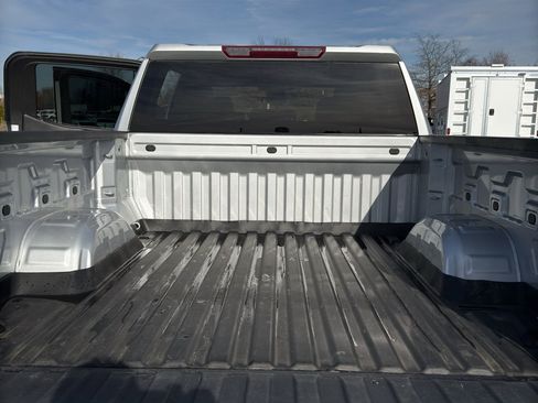 Used 2022 Chevrolet Silverado 1500 Custom image 26