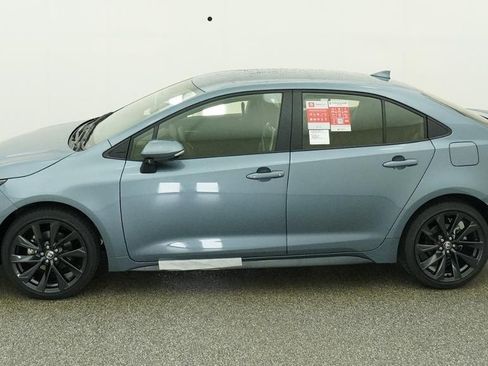 Used 2026 Toyota Corolla SE FWD image 3