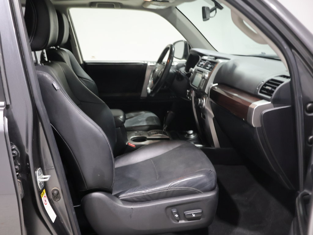 Used 2015 Toyota 4Runner Limited AWD/4WD image 22