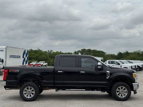 Used 2017 Ford F250 XLT w/ XLT Premium Package image 3
