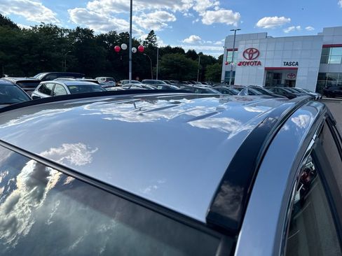 Used 2024 Toyota RAV4 XLE AWD/4WD image 44