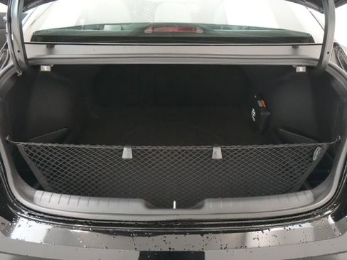 Used 2025 Hyundai Elantra Limited image 35