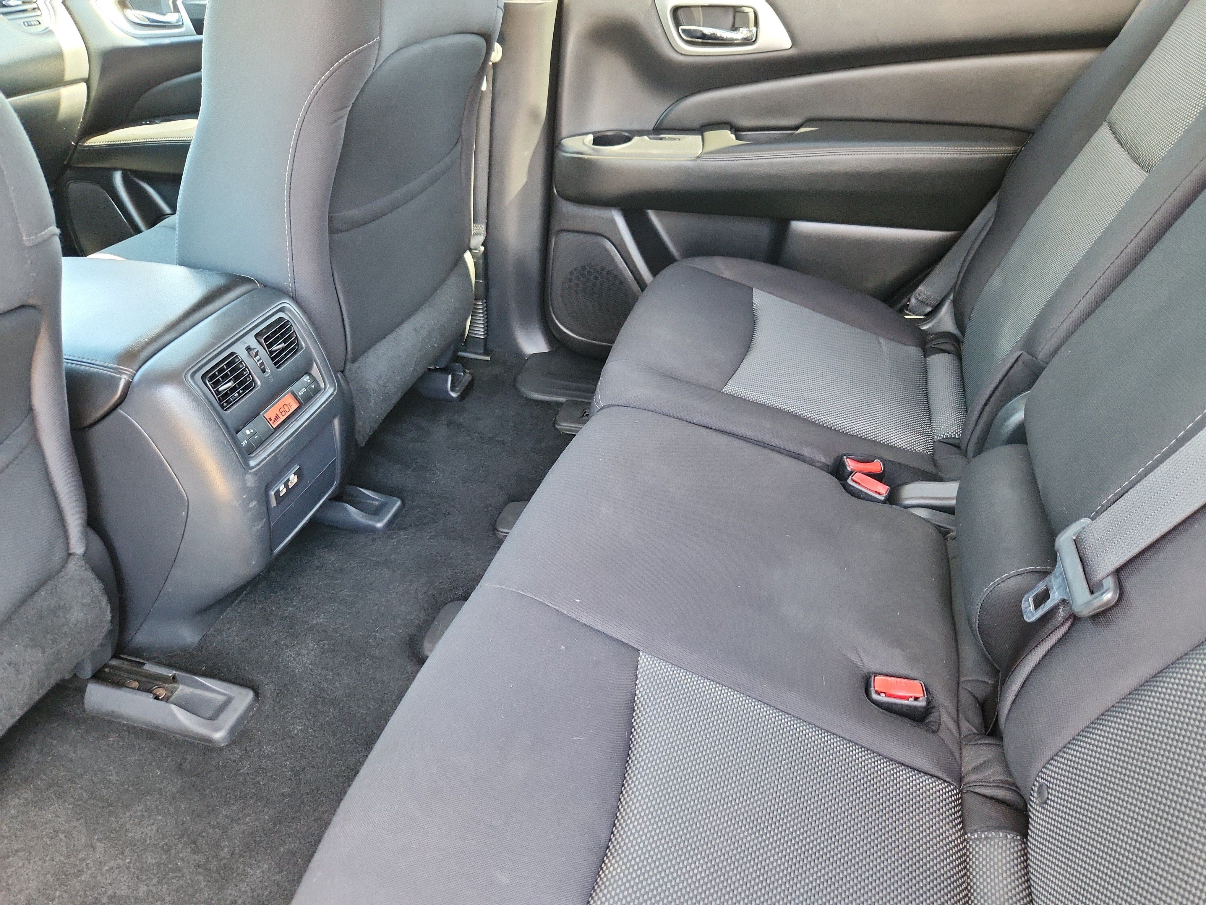 Used 2019 Nissan Pathfinder S AWD/4WD image 13