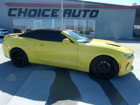 Used 2017 Chevrolet Camaro SS image 3