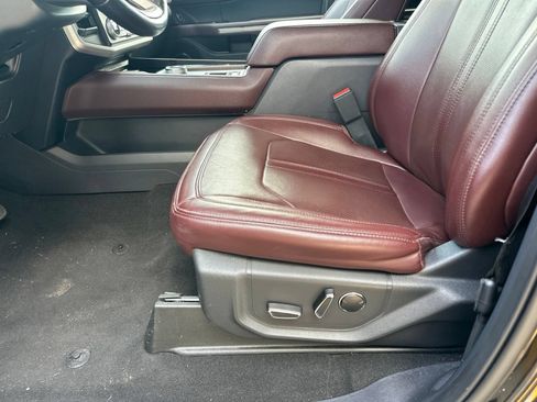 Used 2024 Ford Expedition Limited RWD image 25