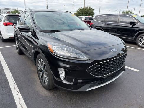 Used 2020 Ford Escape Titanium FWD image 4