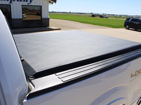 Used 2012 Ford F150 Lariat w/ Lariat Chrome Pkg image 9