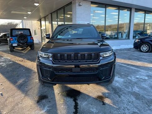 New 2026 Jeep Grand Cherokee Altitude AWD/4WD image 2