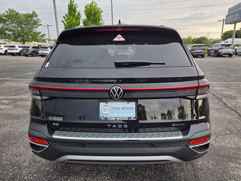 New 2026 Volkswagen Taos SE AWD/4WD image 8