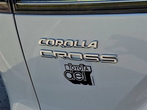 Certified 2025 Toyota Corolla Cross XLE FWD image 29